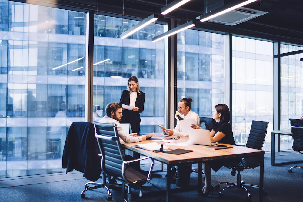 office-meeting-glass(3.2)